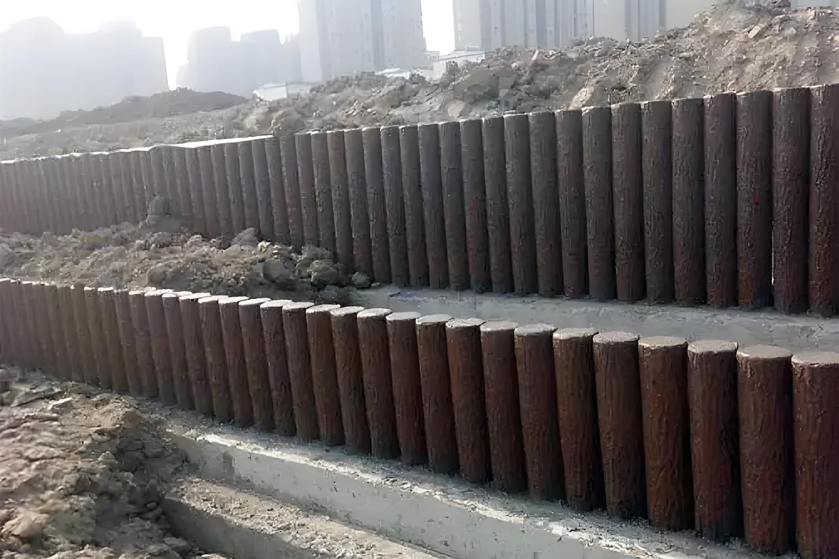 水泥樁批發(fā)廠家泓樺錦嘉-水泥圓樁適合用于哪些建筑工程？